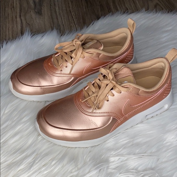 Nike Shoes - Rare 🎉HP🎉Nike Air Max Thea